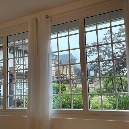 Des Fleurs Et Des Vagues